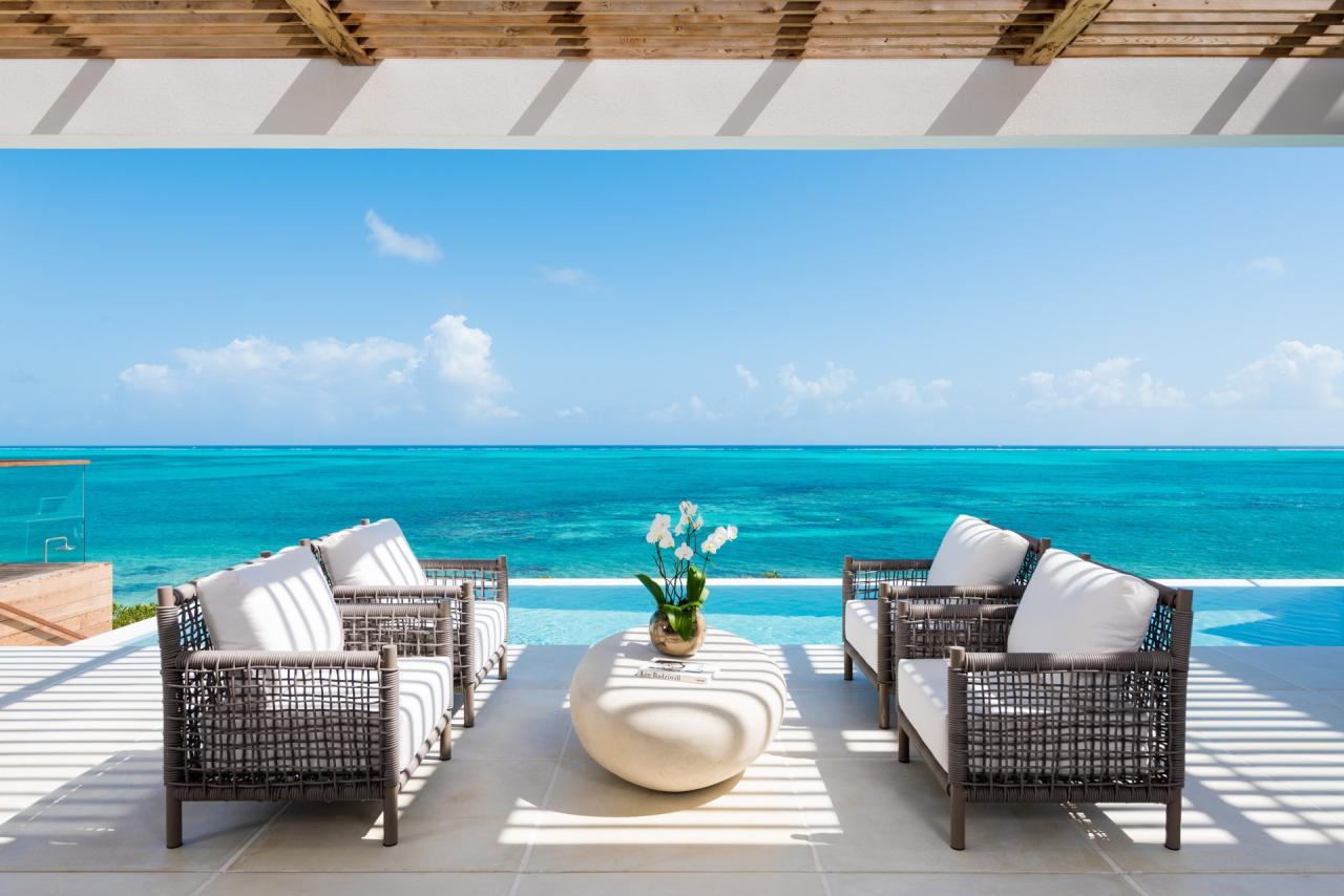 An villa option turks and caicos beach enclave