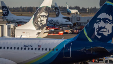 Alaska airlines to end two kona routes