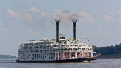 American queen paddlewheeler returns