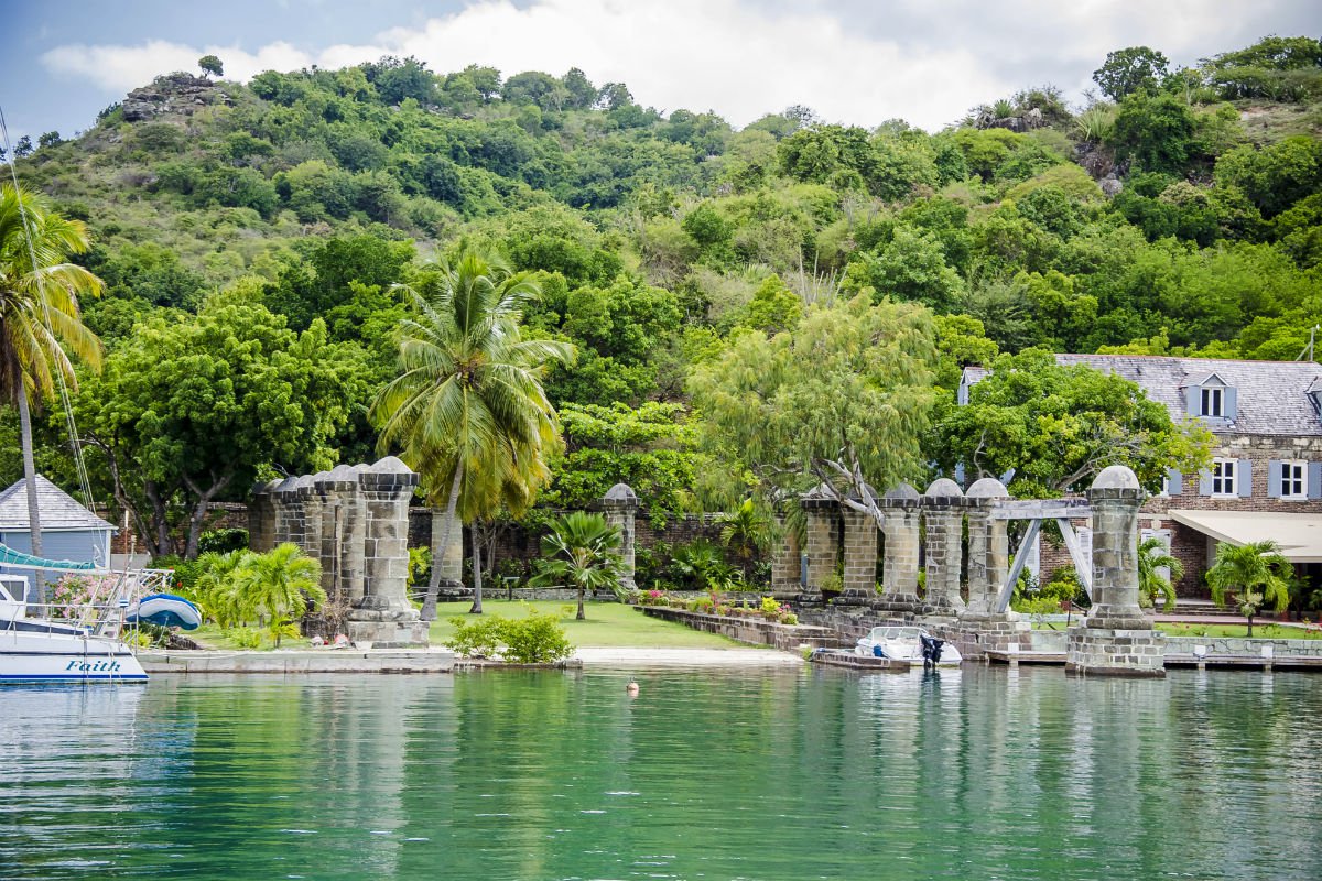 Beach bar trail highlights hot spots in antigua and barbuda