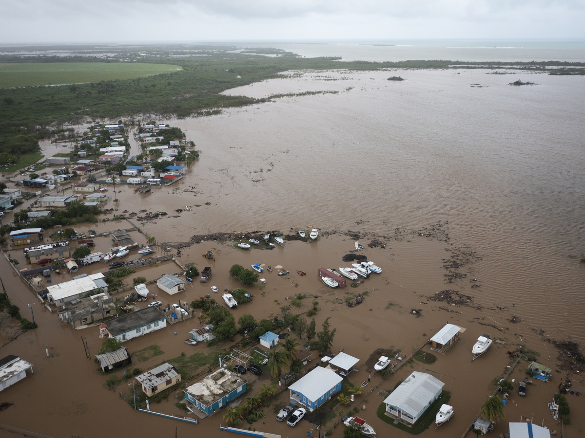 Bahamas turks and caicos brace for irene