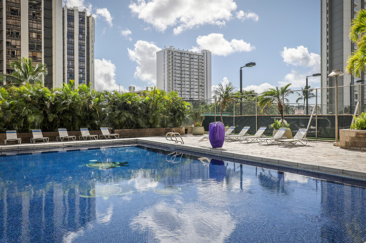 Ewa waikiki aquaaston rooftop