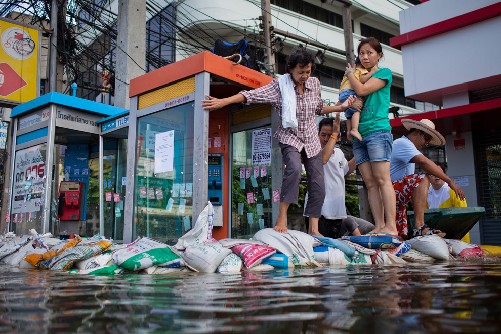 Bangkok braces for flood surge