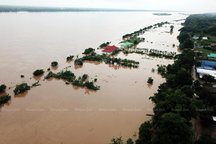 Bangkok braces for flood surge