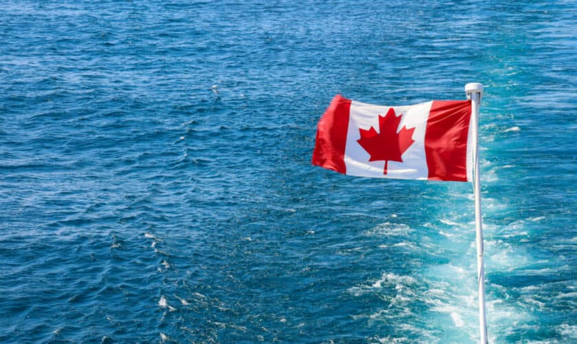 Canada further tightens cruising restrictions