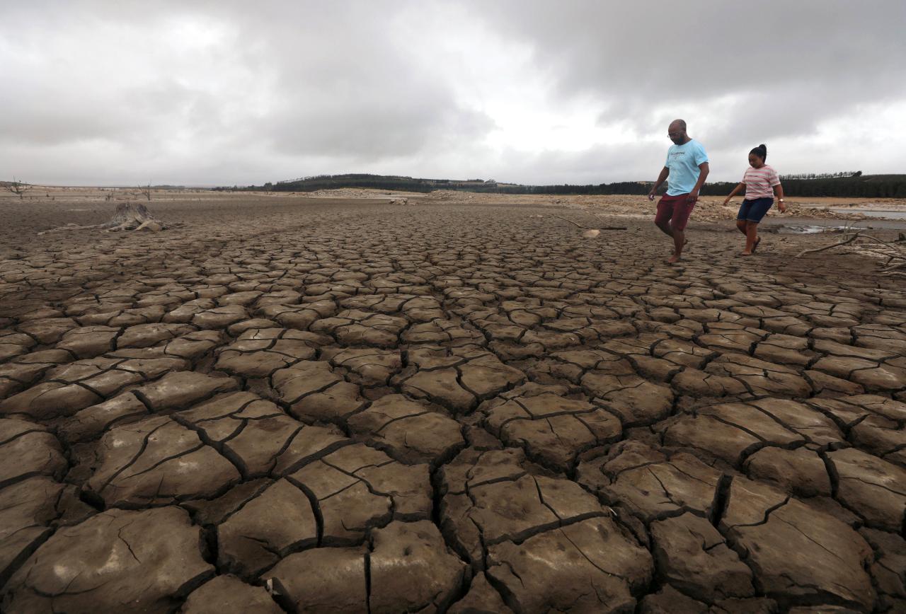 Water crisis global world leaders drought cape town