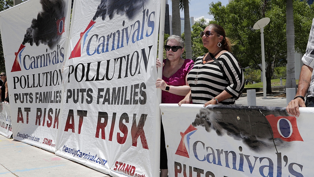 Carnival corp in deal to avoid probation violation