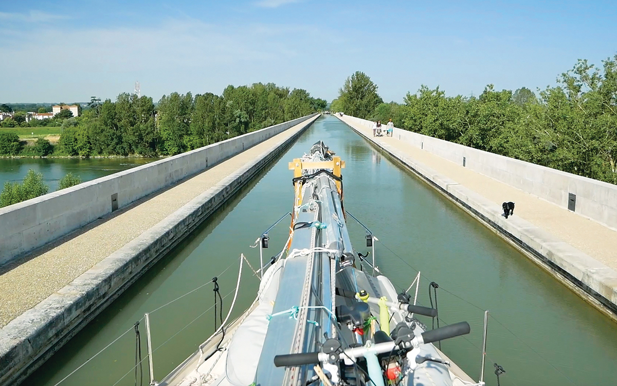 Canal barging in france as easy as un deux trois