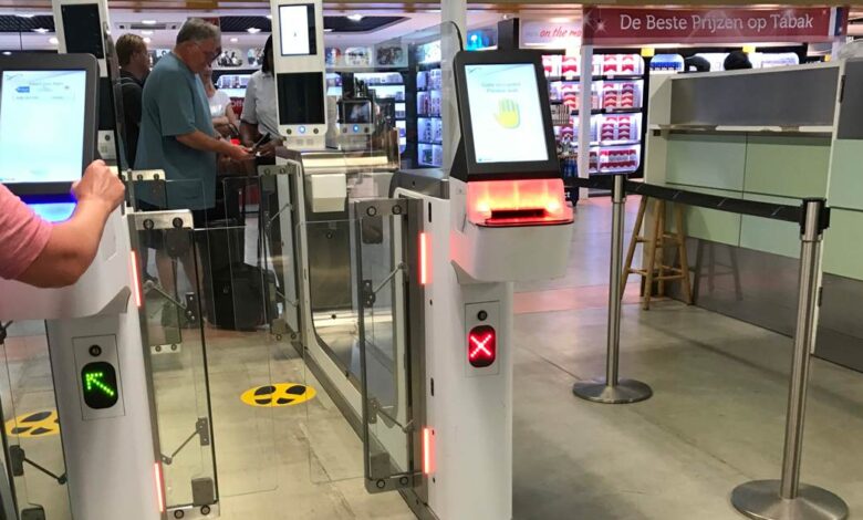 Aruba airport gets passport machines