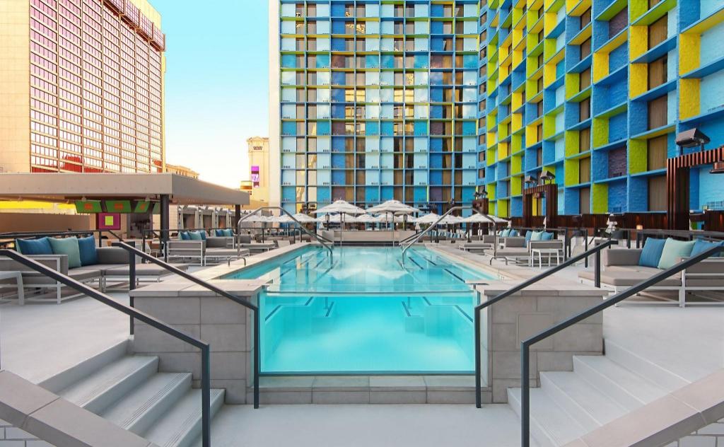 Caesars envisions a sharing mood for linq hotel