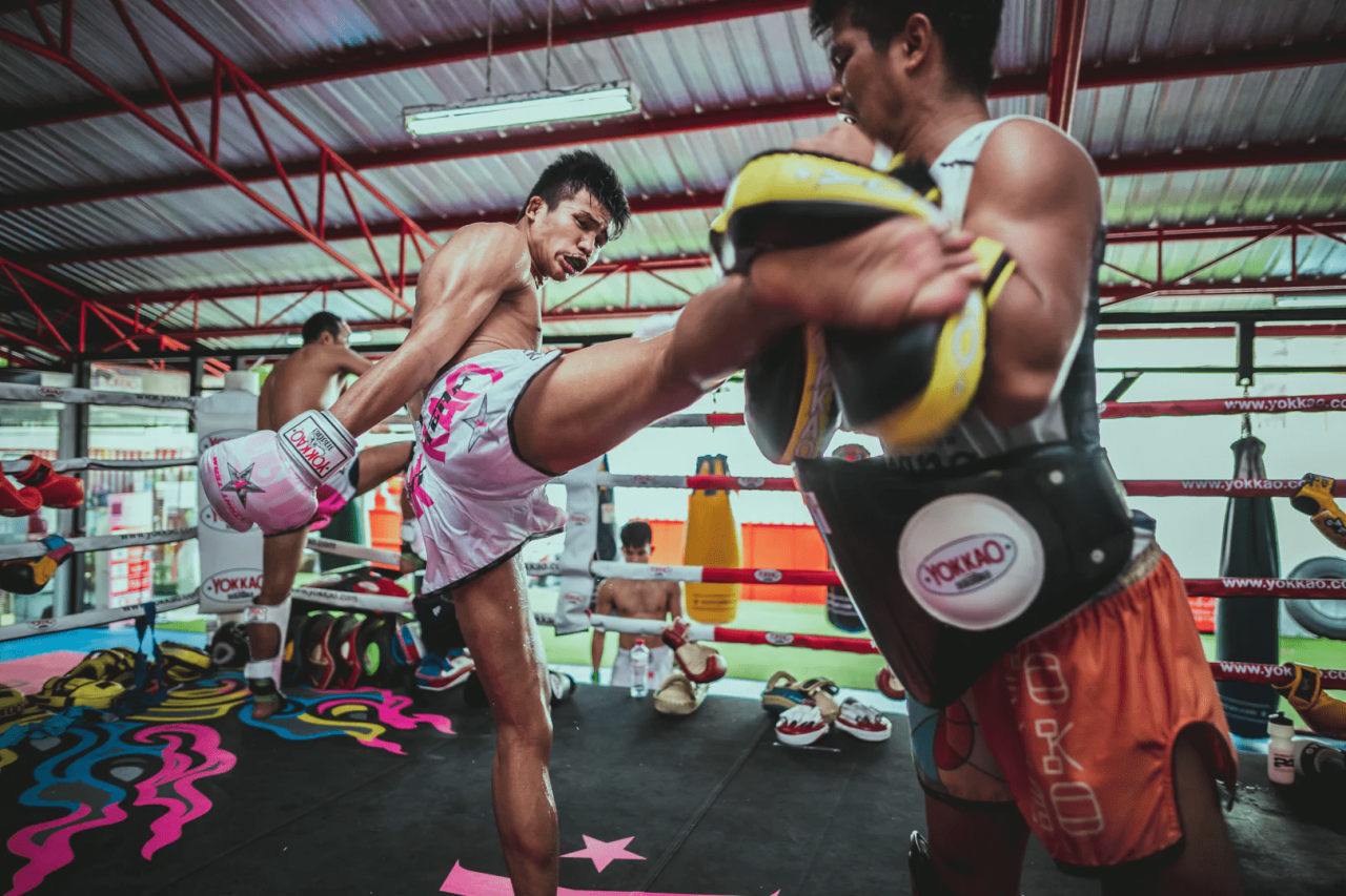 Bangkok muay thai gym lets visitors get their kicks