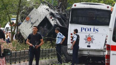 Bombs explode in istanbul