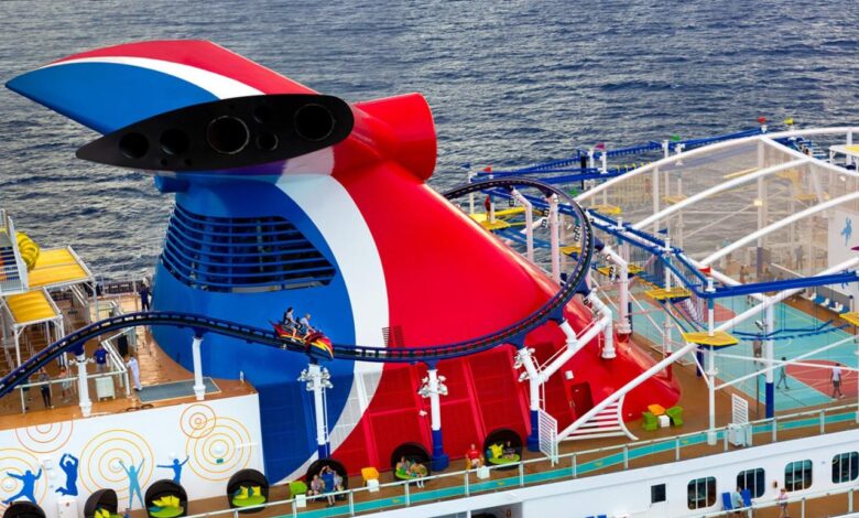 Carnival spreads out fun on mardi gras