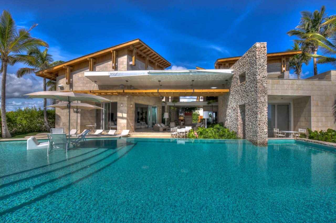 Caribbean villa combines homey high end