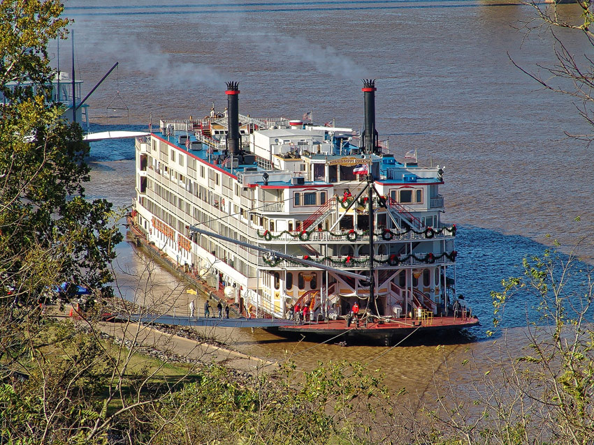 American queen repositions due to mississippi river flooding