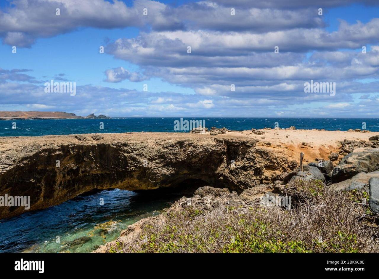 Arubas natural bridge succumbs to the pounding surf