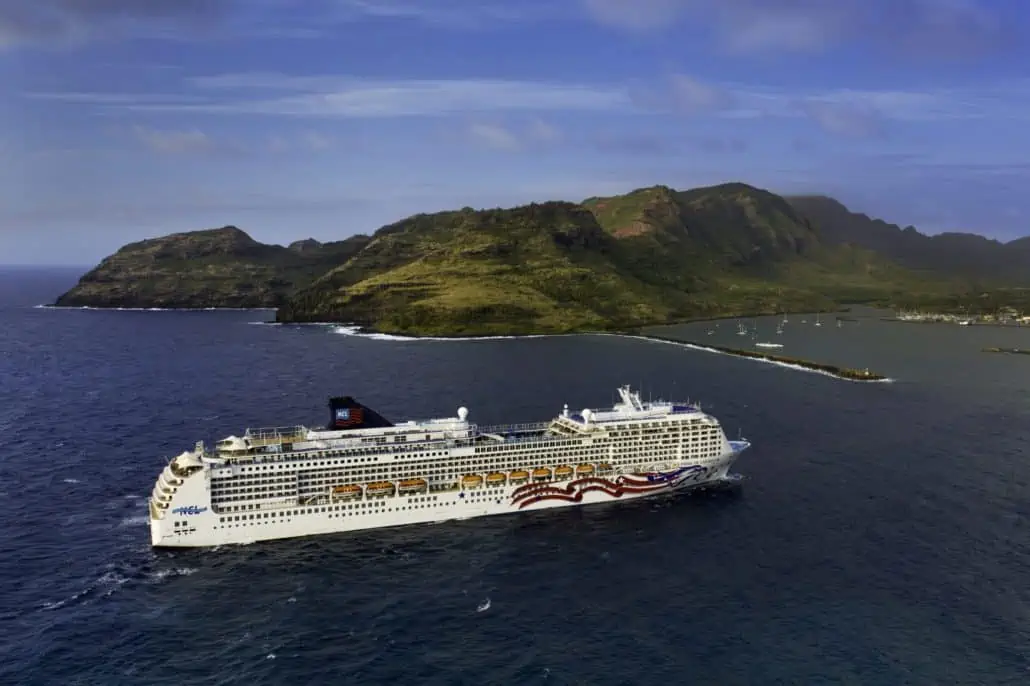 American safari cruises gives hawaii another shot