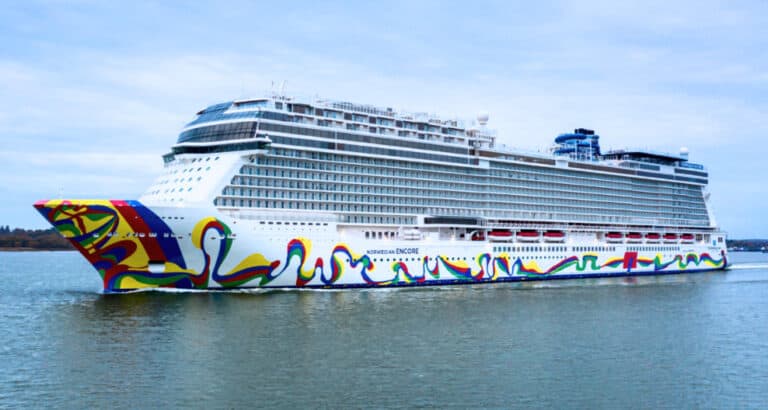 Carnival again bids for ncl