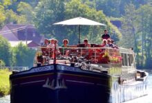 Barge operator offers passengers french lessons