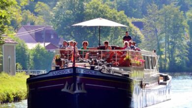 Barge operator offers passengers french lessons