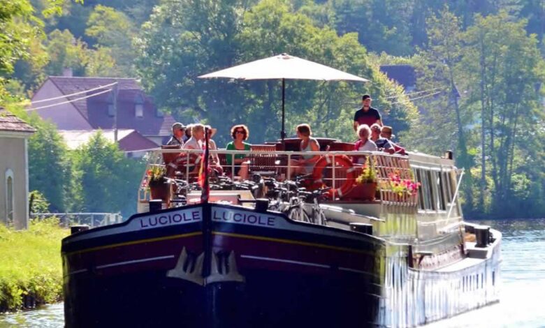 Barge operator offers passengers french lessons