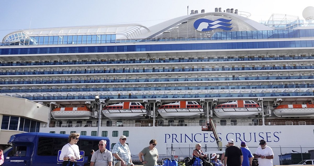 Analyst tells cruise lines cut agent pay