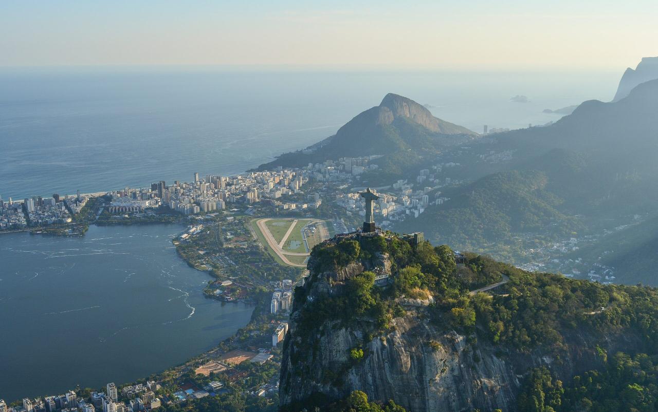 Brazil expects banner tourism year in 07