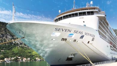 Carlson agrees to sell regent seven seas cruises