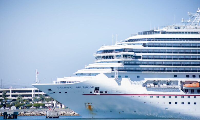 Carnival corp set to acquire cunard