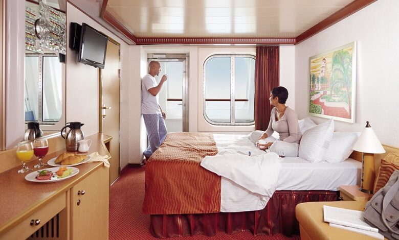 Carnival takes delivery of the splendor