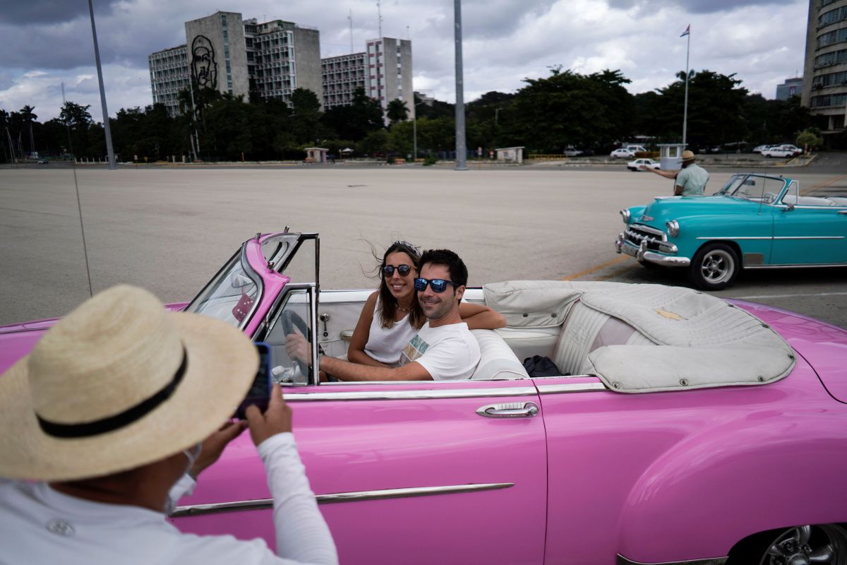 Agents explore cuban locales culture on friendly planet fam trip