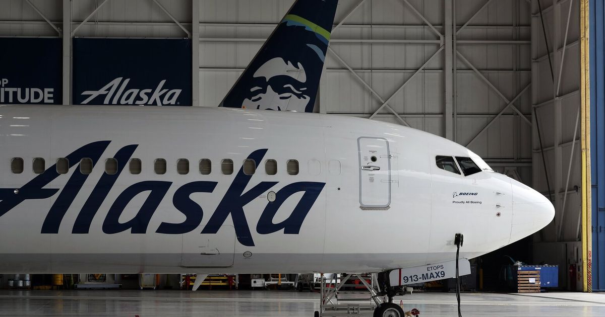 Alaska airlines begins seasonal ore kona service