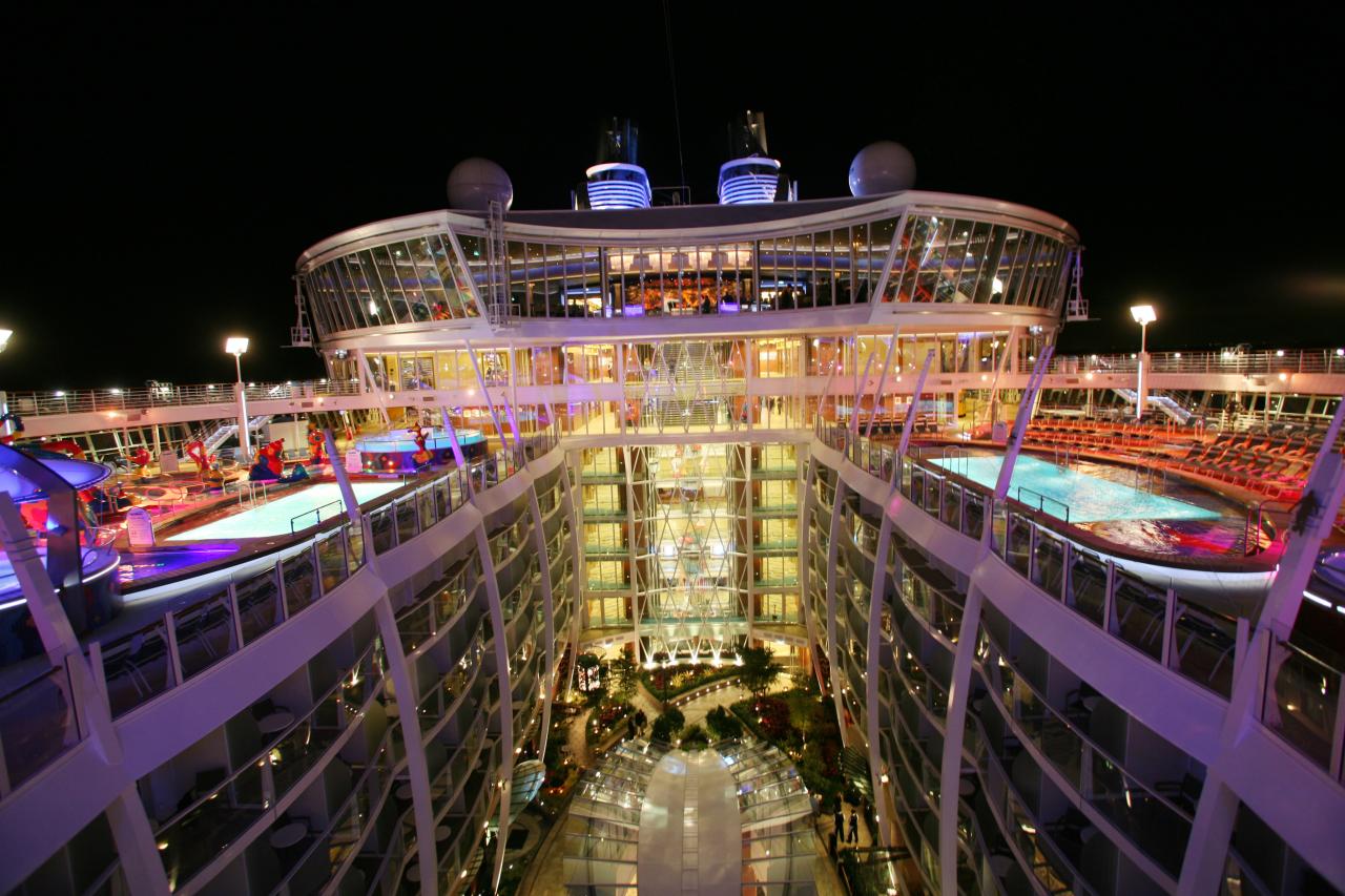 Allure of the seas experiences brief power outage