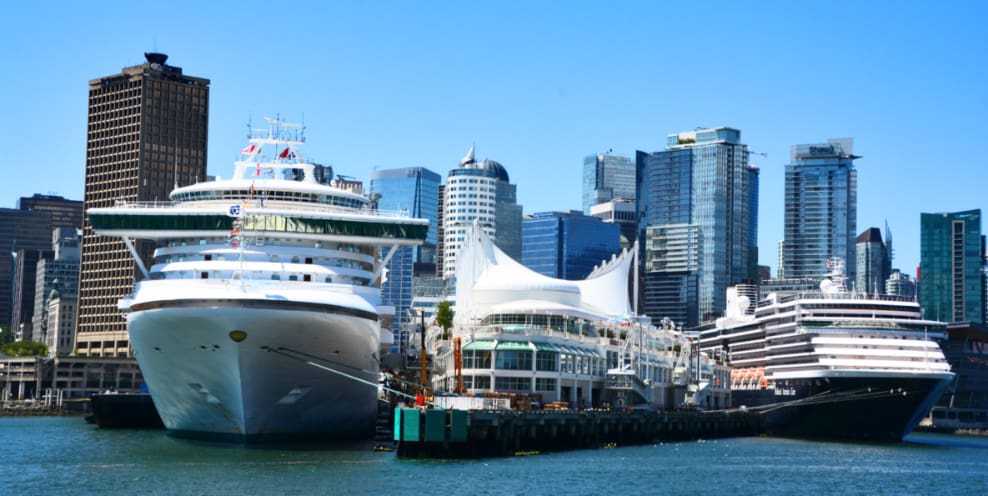 Canada further tightens cruising restrictions