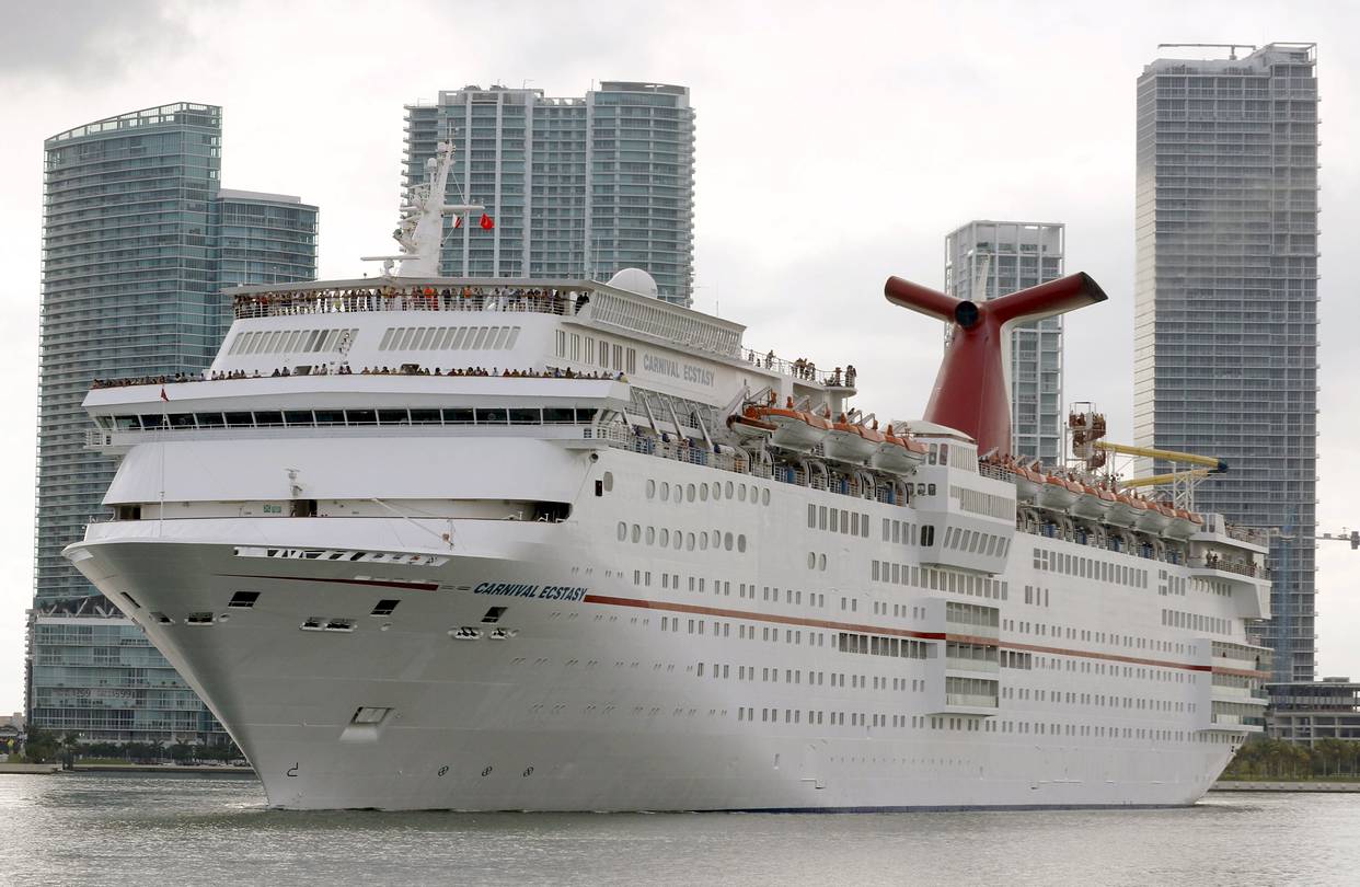 Carnival spending 2b on four ship deal with fincantieri